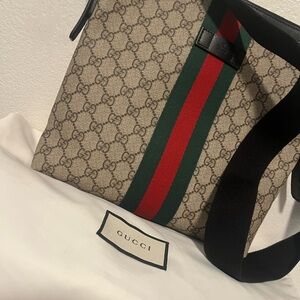 Gucci Beige GG Supreme Canvas Messenger Bag with Green and Red Stripe